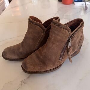 Born Malta Taupe Bootie
Women's Size 7.5